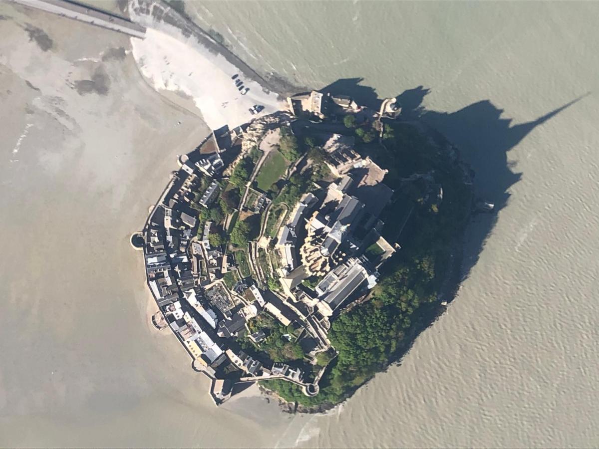 Hébergements situés à 6 kms du Mont Saint Michel Tanis Exterior foto